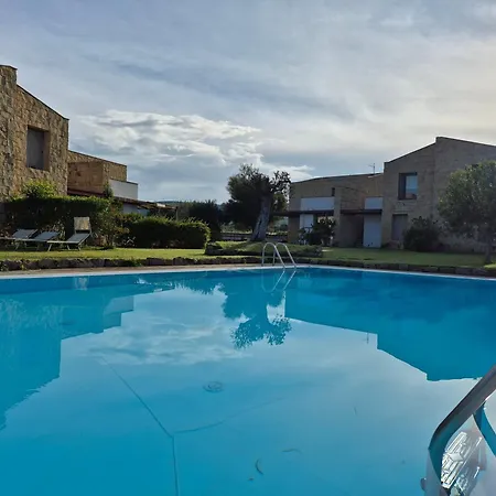 Borgo Carrubedda Porto Pino ヴィラ *